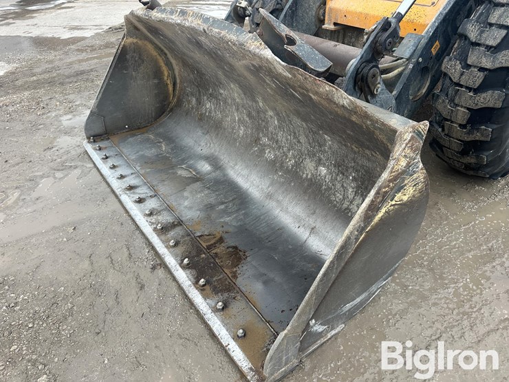 2020-jcb-411-image-9