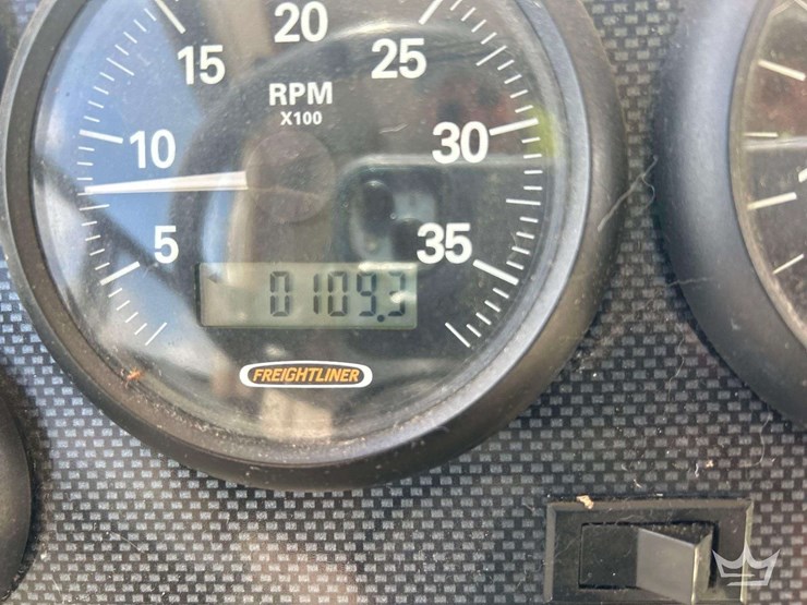 2001-freightliner-allegro-bus-class-a-motorhome-image-10