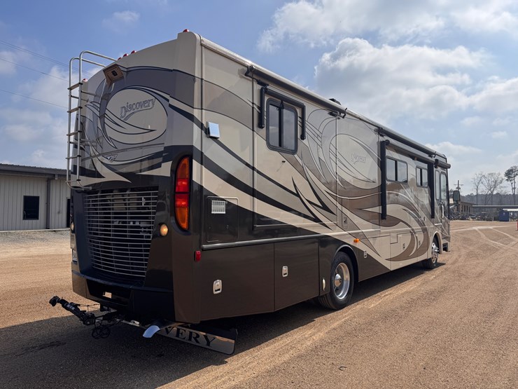 #1339-•-2011-fleetwood-36j-discovery-rv-/-motorhome-image-8