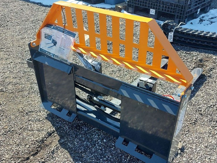 wolverine-skid-steer-hydraulic-adjustable-pallet-forks-image-3