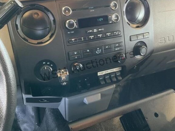 2016-ford-f550-image-21