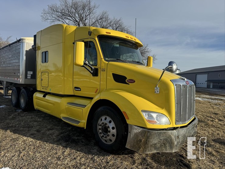 2015-peterbilt-579-image-30