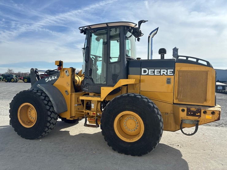 2011-deere-544k-image-9
