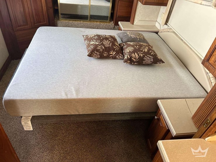 2001-freightliner-allegro-bus-class-a-motorhome-image-31