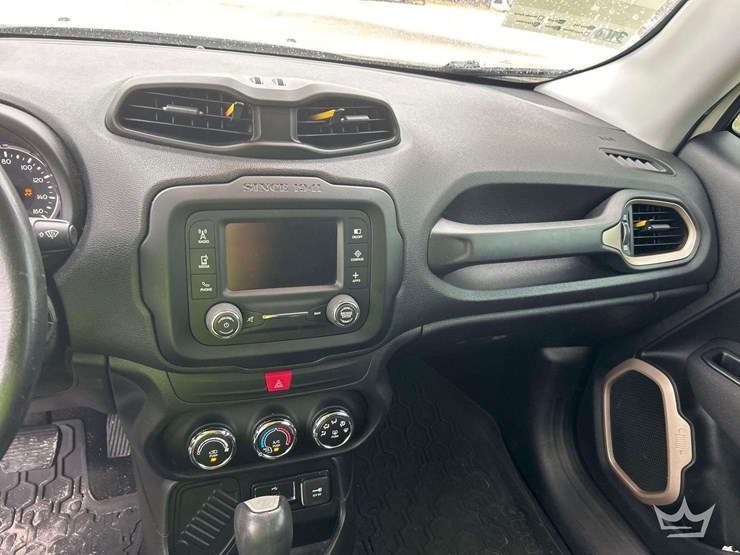 2017-jeep-renegade-image-15