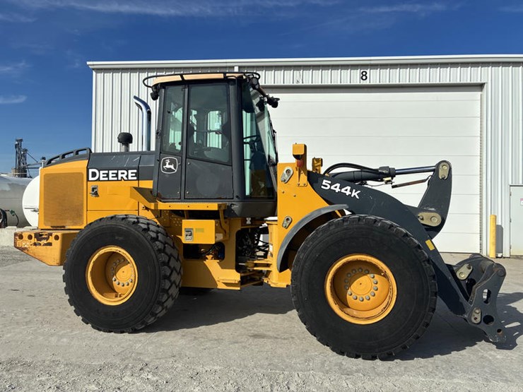 2011-deere-544k-image-2