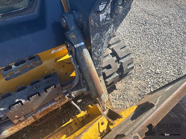 2022-deere-333g-image-12
