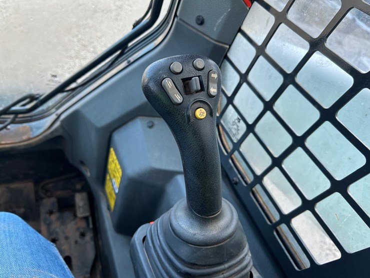 2023-bobcat-t76-image-24