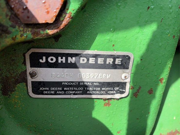 john-deere-8440-image-9