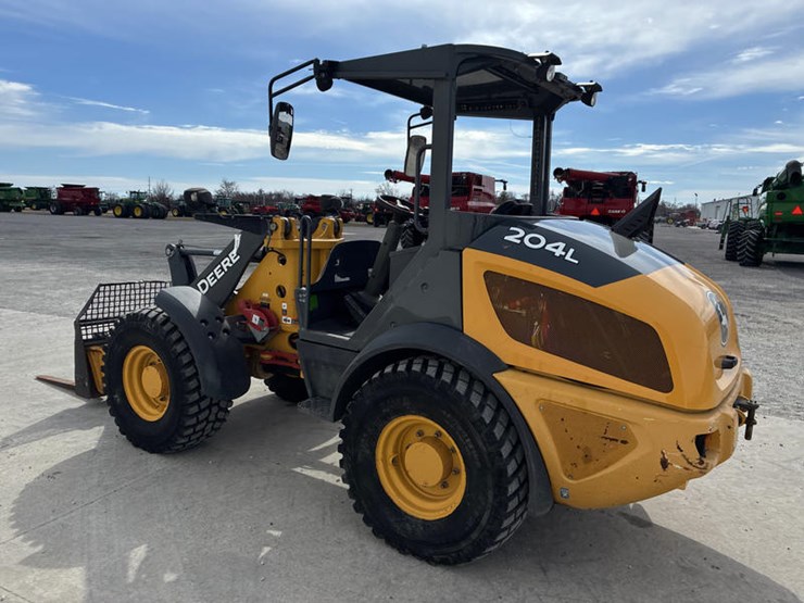 2021-deere-204l-image-7