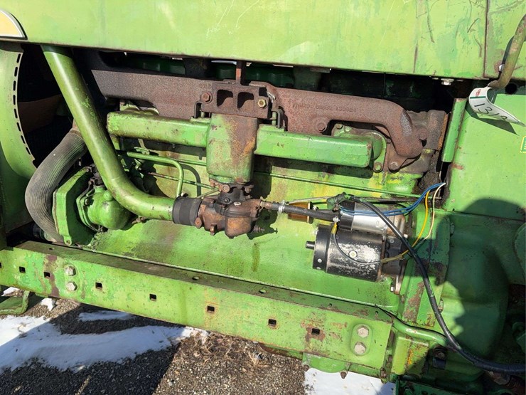 john-deere-4010-image-11