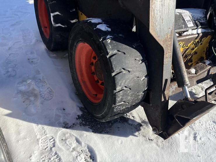 new-holland-l190-image-4