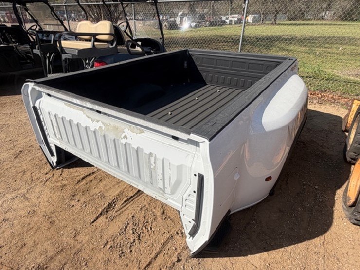 2024-chevrolet-3500-image-1