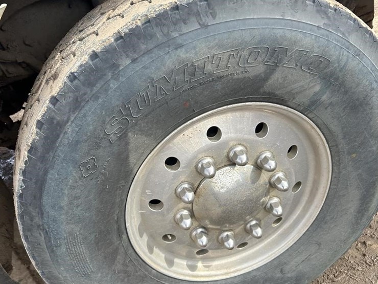 2007-freightliner-columbia-120-image-36