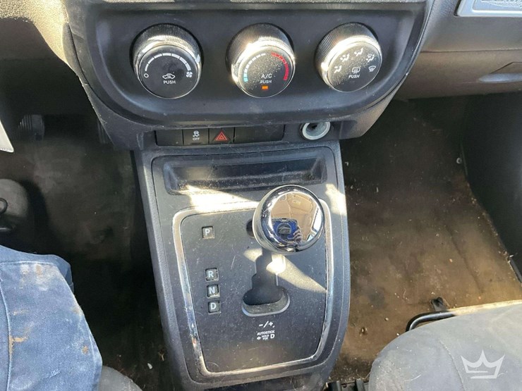 2016-jeep-compass-image-16