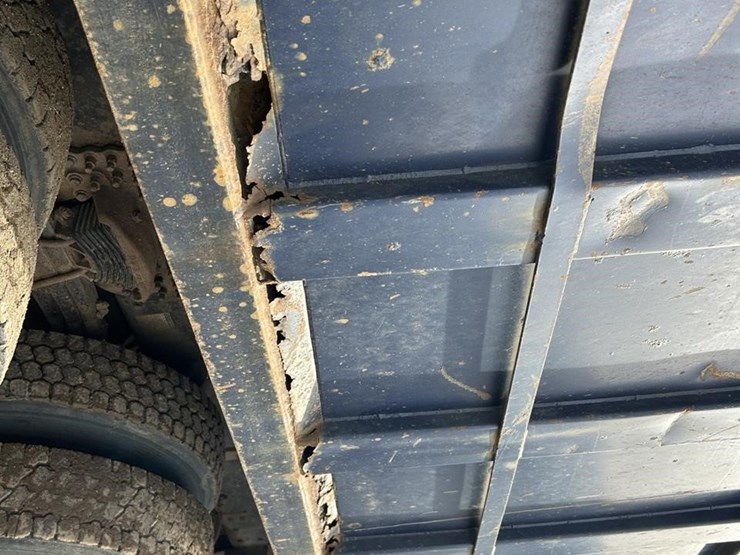 2007-freightliner-columbia-120-image-26