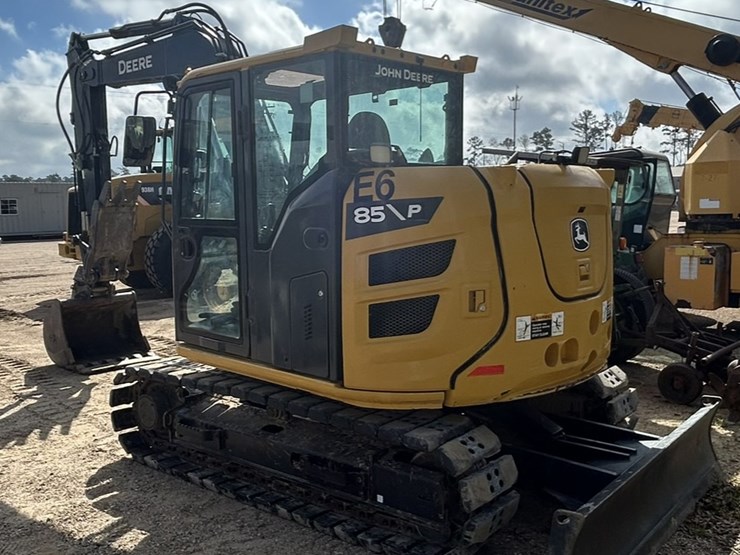 2023-deere-85-p-tier-image-5