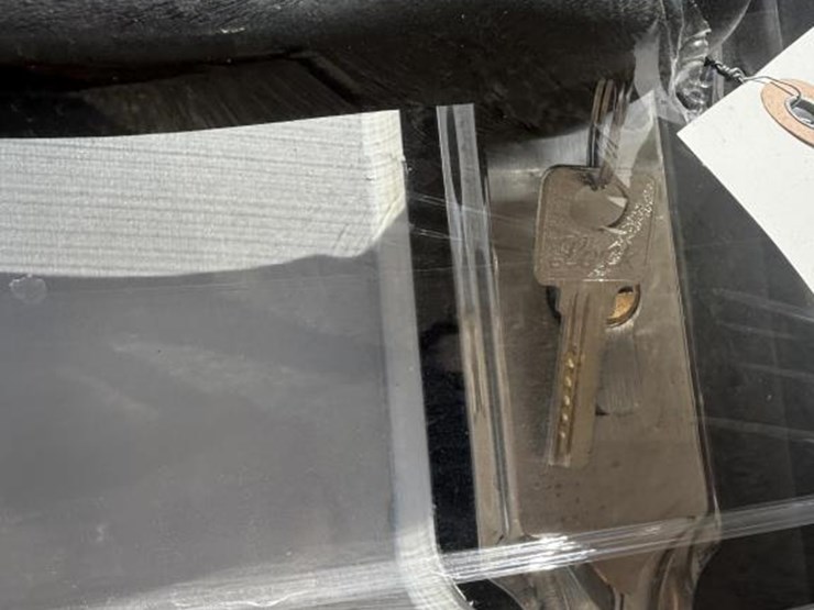 #28-•-portable-restroom-w/shower-7'4"-x-5'-x-8'-(k1522)-image-4