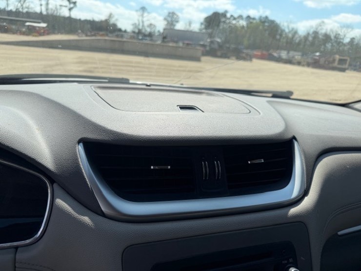 2016-chevrolet-traverse-image-44