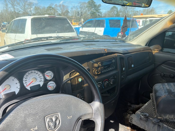 2003-dodge-2500-image-9