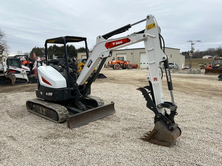 2023-bobcat-e35-image-7