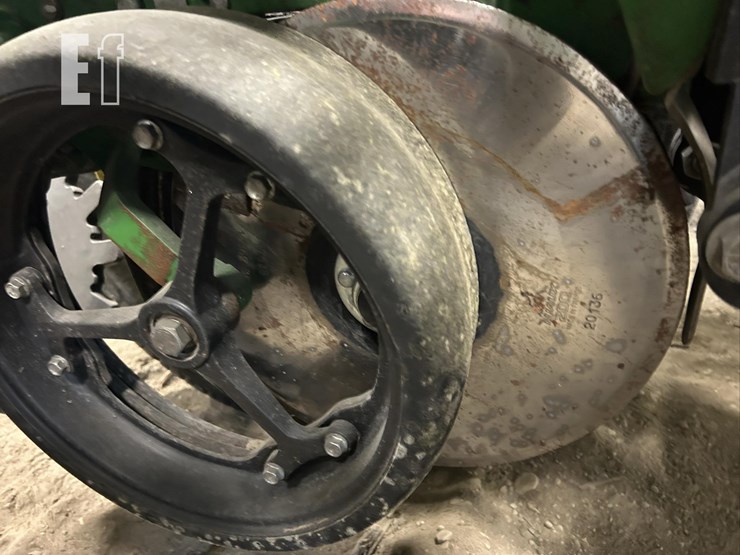 2010-john-deere-1770nt-image-11