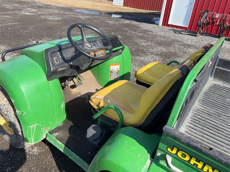 john-deere-gator-image-13
