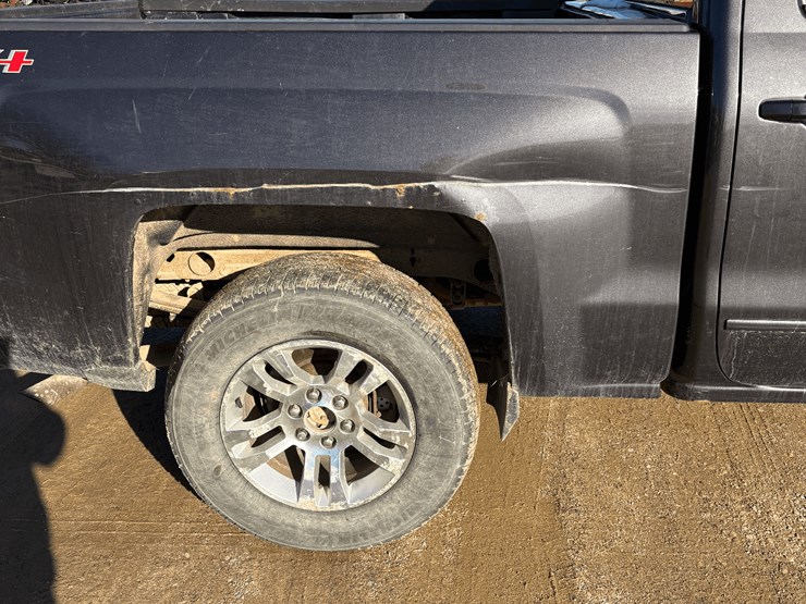 2015-chevrolet-silverado-image-4