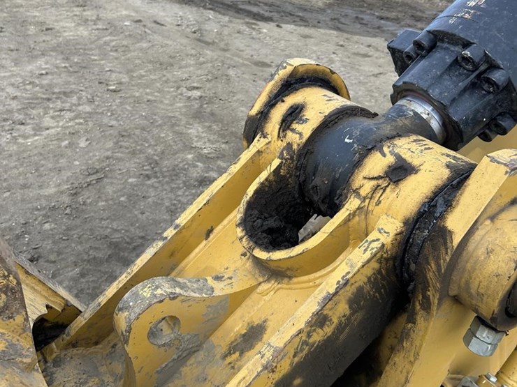 2023-caterpillar-336-image-76