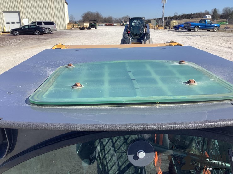 2020-deere-333g-image-14