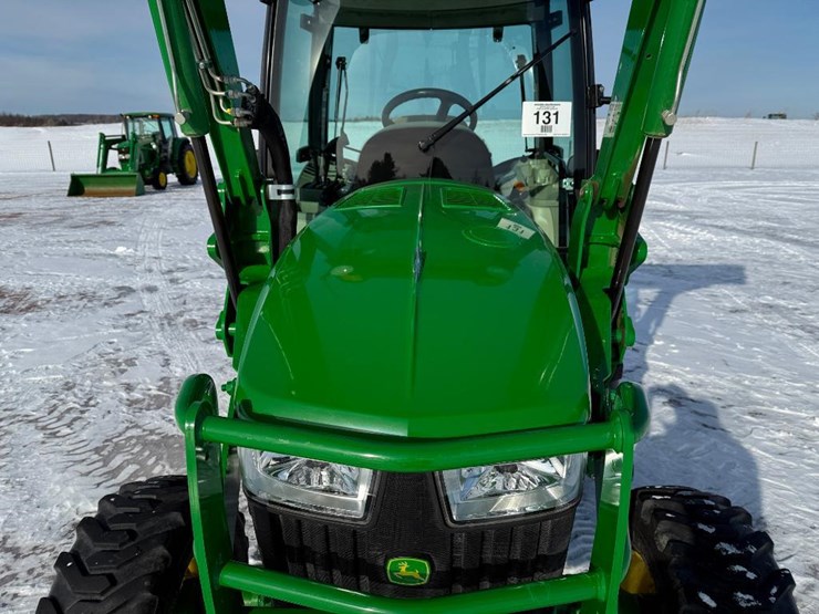 john-deere-4052r-image-40