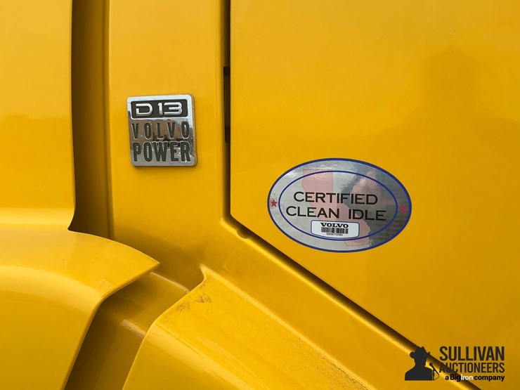 2017-volvo-vnl64t300-image-10