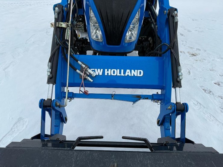 new-holland-boomer-37-image-23