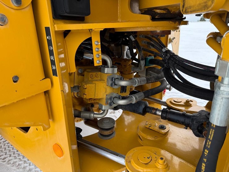 caterpillar-926m-image-45