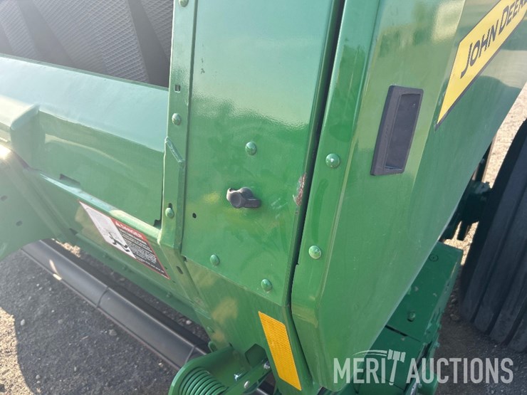 john-deere-561m-image-55