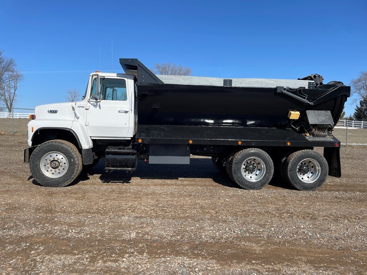1990-ford-l8000-image-2