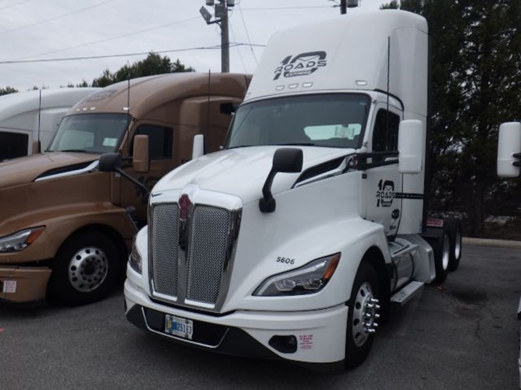 2024-kenworth-t680-image-1