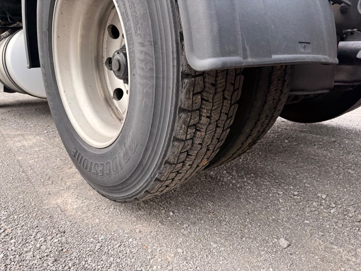 2022-western-star-49x-image-29