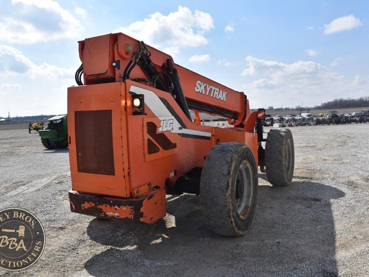 2015-sky-trak-8042-image-17