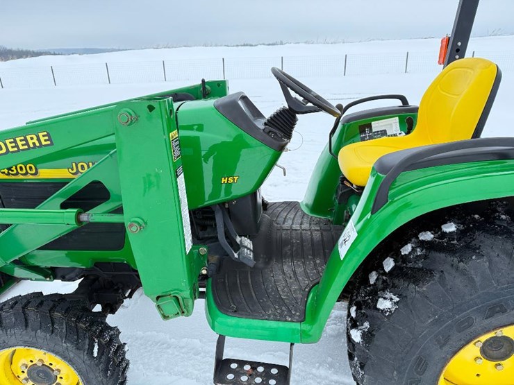 john-deere-4300-image-12
