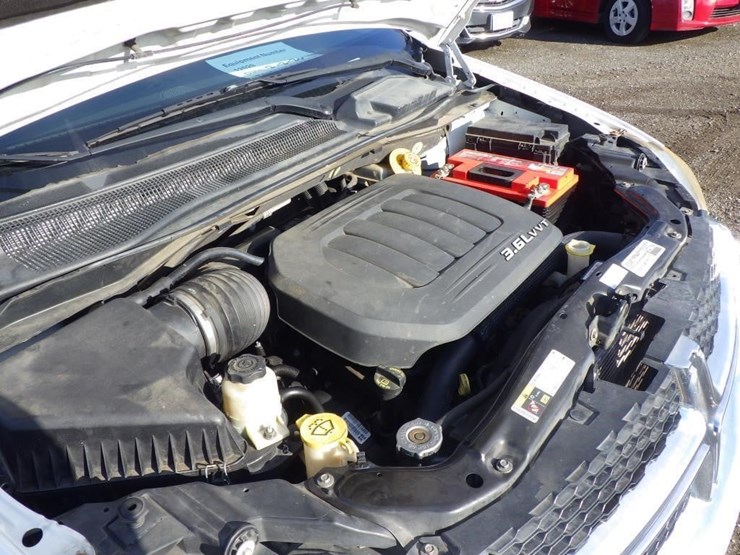 2015-dodge-grand-caravan-image-11