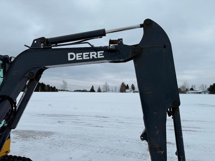 2018-deere-35g-image-34
