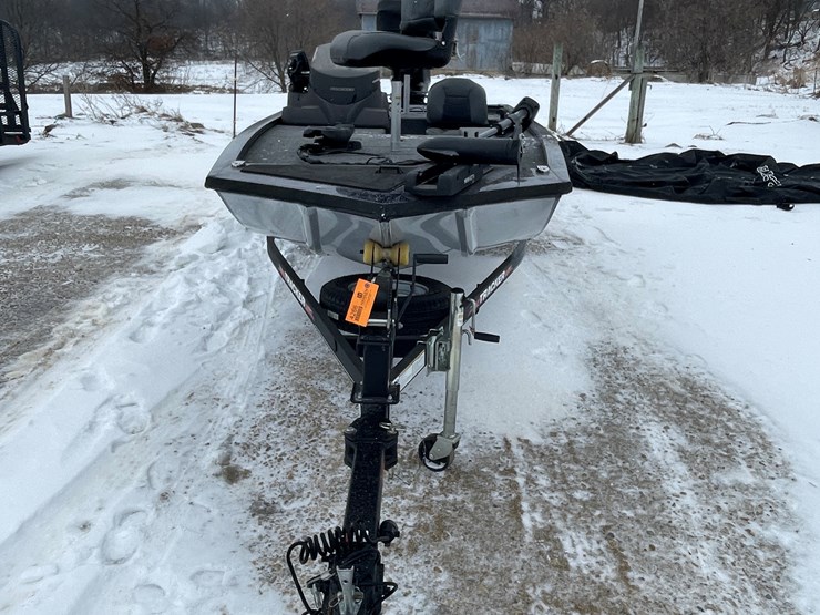 #136-•-2022-tracker-pro-170-boat-(has-wi-title)-image-3