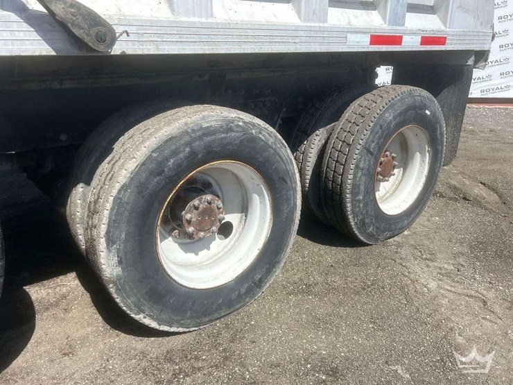 2005-peterbilt-357-image-20