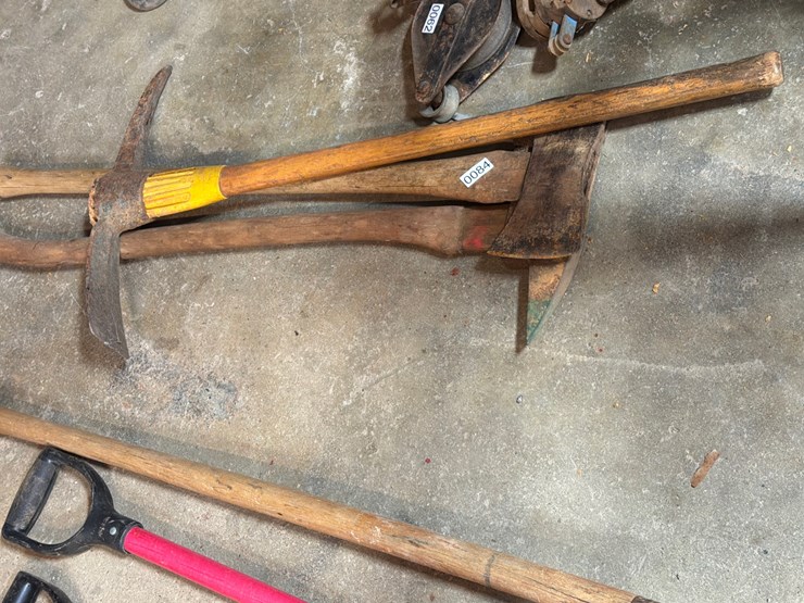 #84-•-lot-of-axes-image-1