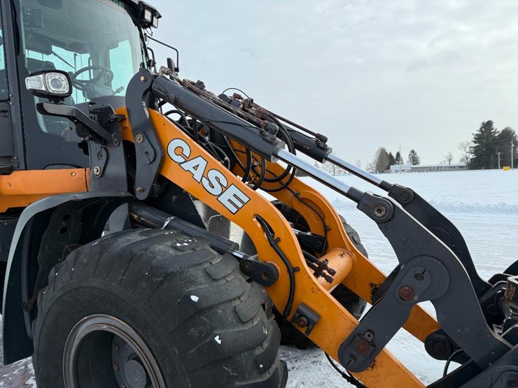 2019-case-621g-xt-image-30