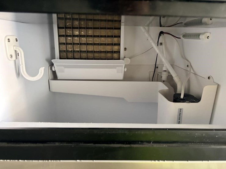 pure-&-easy-ice-maker-image-5