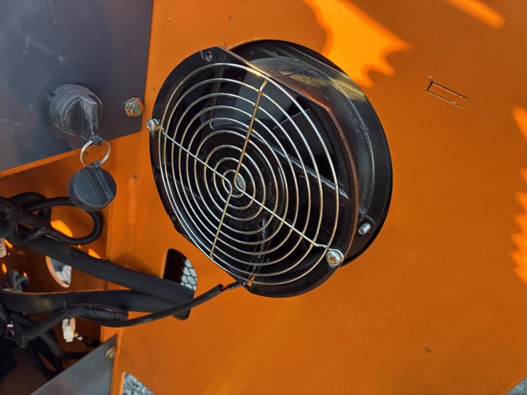 #115380-•-mini-skidsteer-ldr-image-12