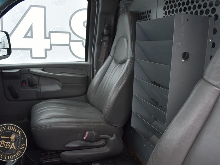 2008-chevrolet-express-1500-image-37