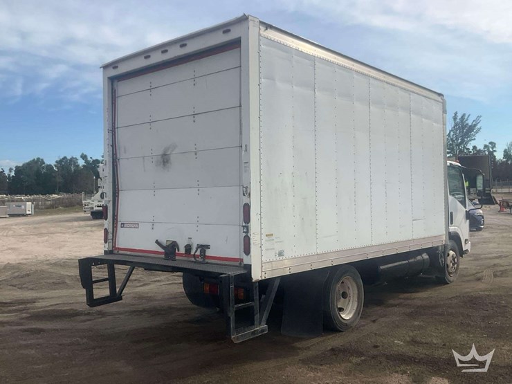 2010-gmc-w5500-image-3